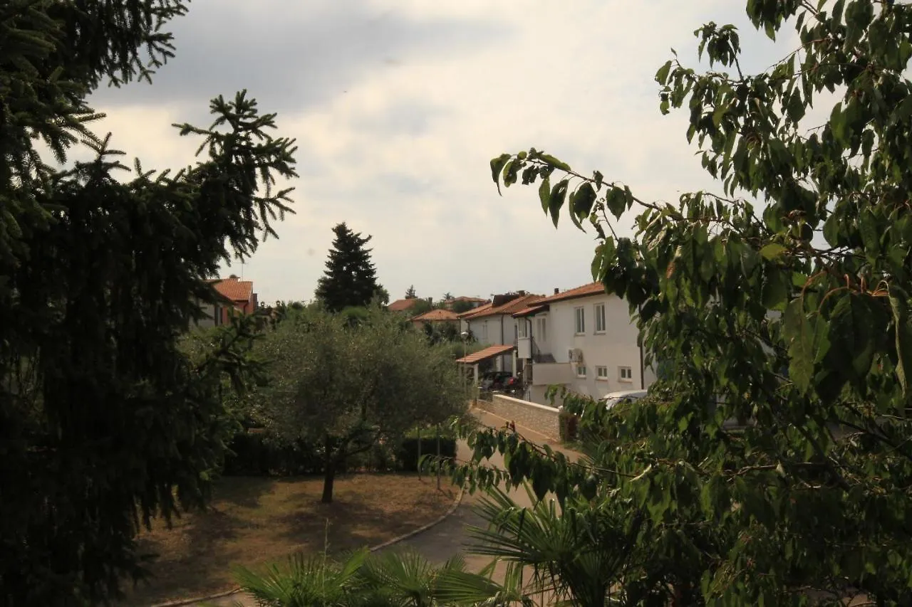 Apartments With A Parking Space Umag - 6978 0*,