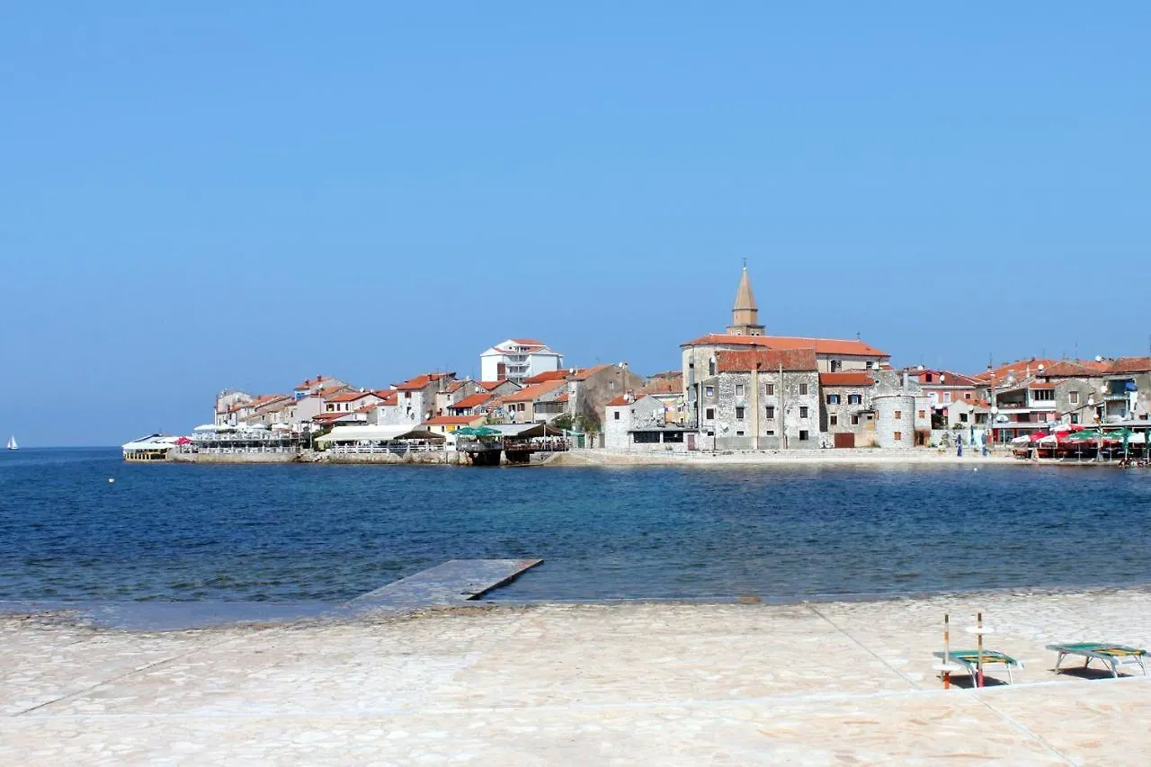 Apartments With A Parking Space Umag - 6978 0*,  Κροατία